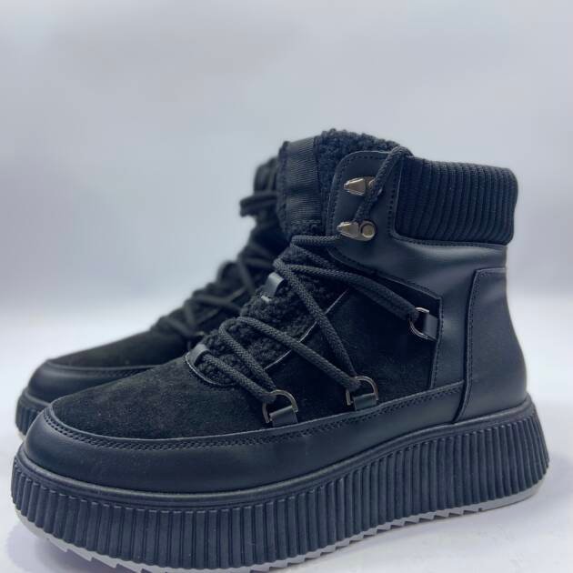 Δίπατο μαύρο μποτακι με κορδόνια