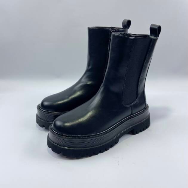 Μαύρο δίπατο μποτακι δερμάτινη