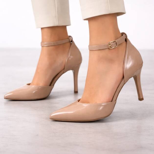 Γοβα λουστρινι nude με λουρακι