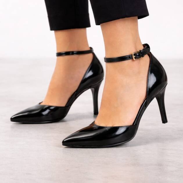 Γοβα λουστρίνι με λουράκι