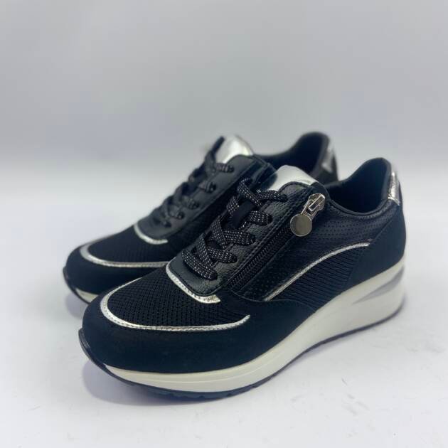 Sneakers άσπρο μαύρο με φερμουάρ και κορδόνι