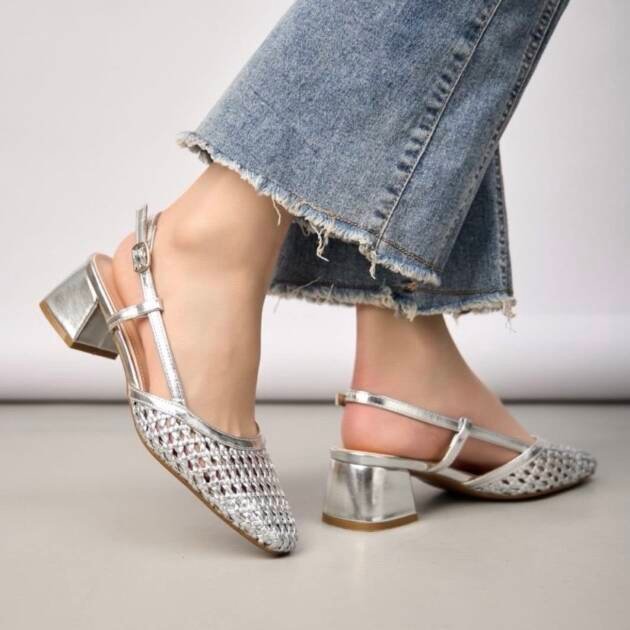 Ασήμι Slingback σε Πλεκτή Υφή
